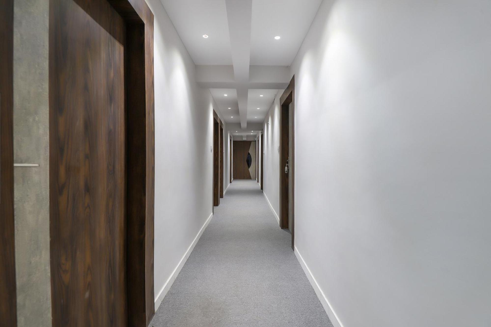 Oyo Hotel Shree Niwas Ahmedabad Exterior photo